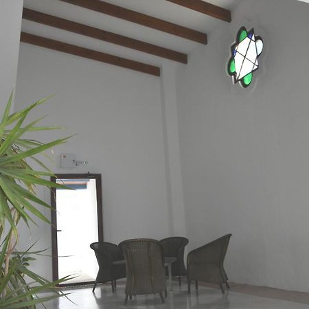 Hostal Dona Lola Marina ساهارا ذي لوس أتونِس المظهر الخارجي الصورة