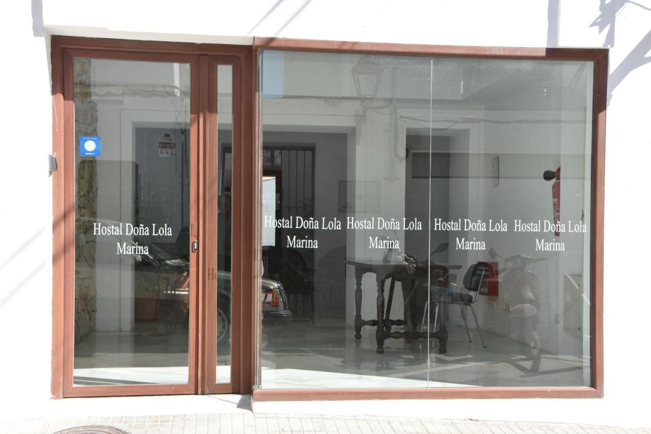 Hostal Dona Lola Marina ساهارا ذي لوس أتونِس المظهر الخارجي الصورة