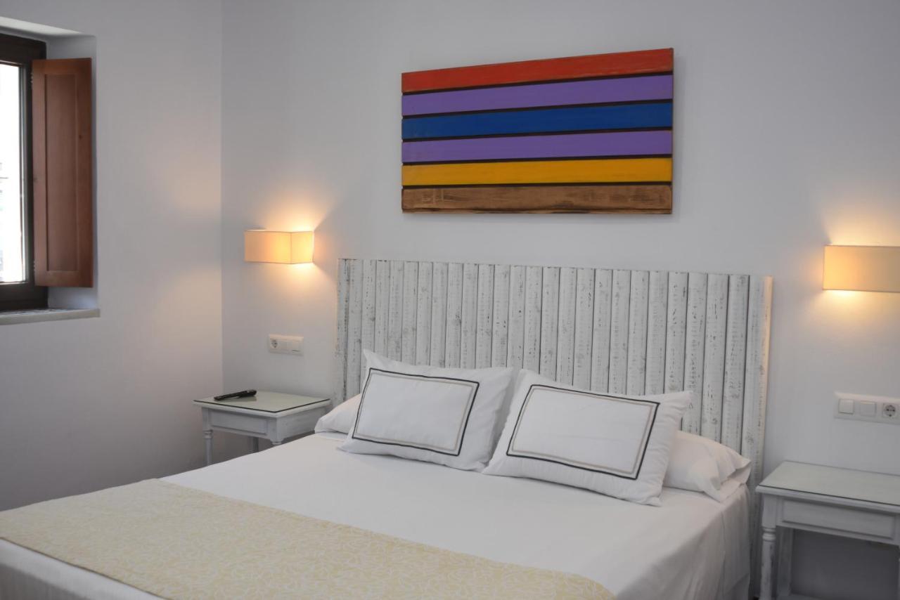 Hostal Dona Lola Marina ساهارا ذي لوس أتونِس المظهر الخارجي الصورة
