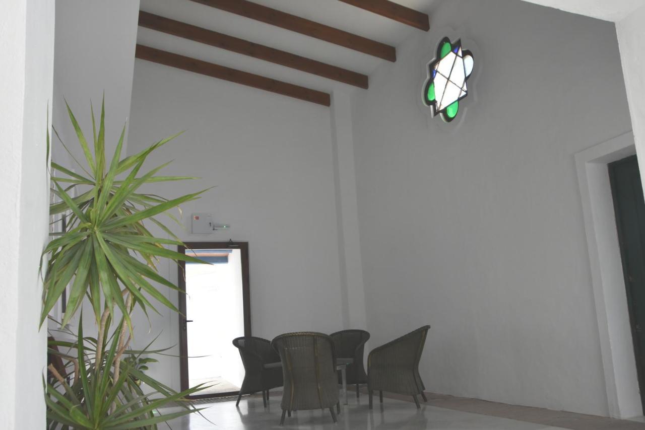 Hostal Dona Lola Marina ساهارا ذي لوس أتونِس المظهر الخارجي الصورة