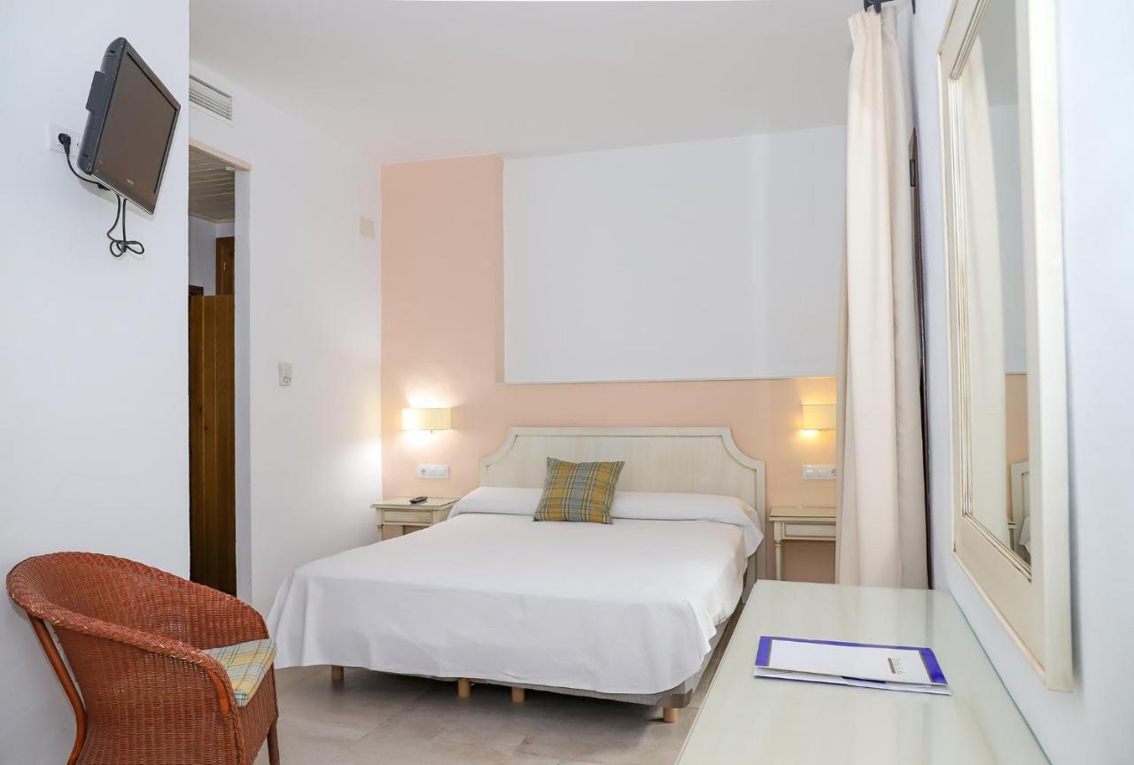 Hostal Dona Lola Marina ساهارا ذي لوس أتونِس المظهر الخارجي الصورة