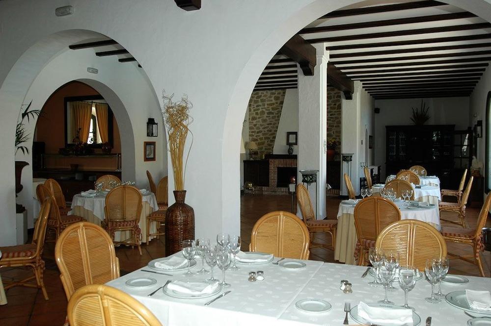 Hostal Dona Lola Marina ساهارا ذي لوس أتونِس المظهر الخارجي الصورة